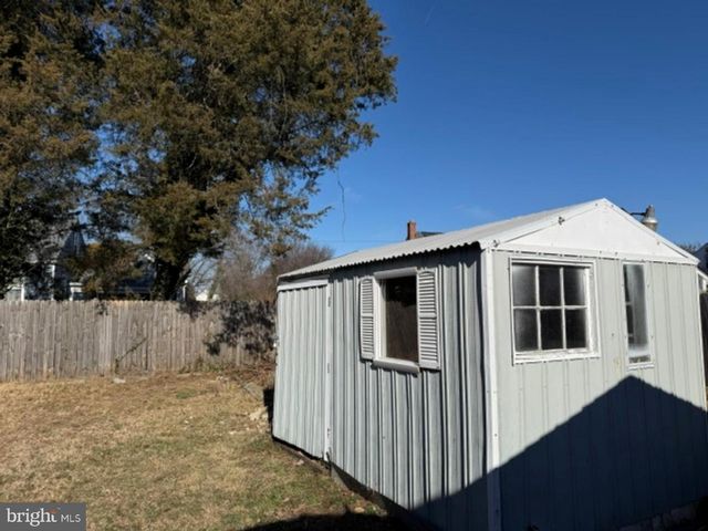 6810 PICKETT DR, Suitland, MD 20746