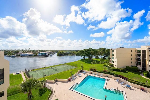 364 Golfview Road 505, North Palm Beach, FL 33408