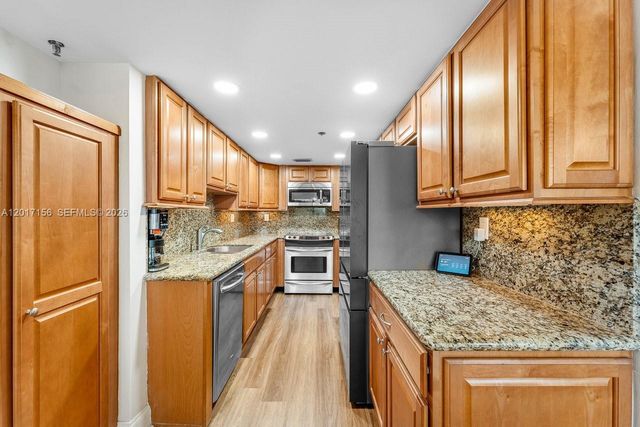 364 Golfview Road 505, North Palm Beach, FL 33408