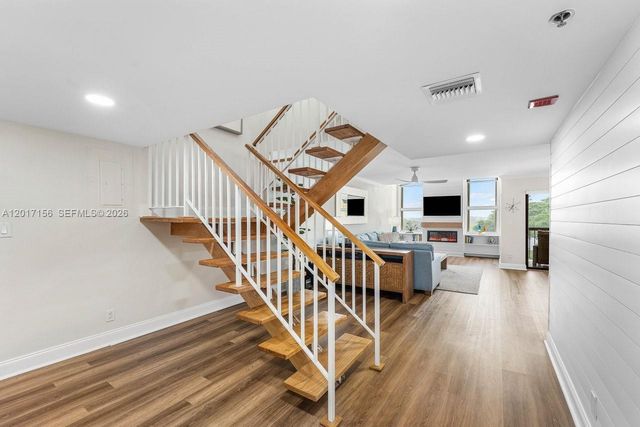 364 Golfview Road 505, North Palm Beach, FL 33408