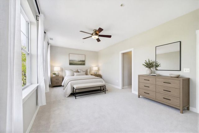 977 Harris Road 25, Grayslake, IL 60030