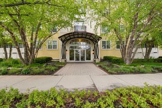 977 Harris Road 25, Grayslake, IL 60030