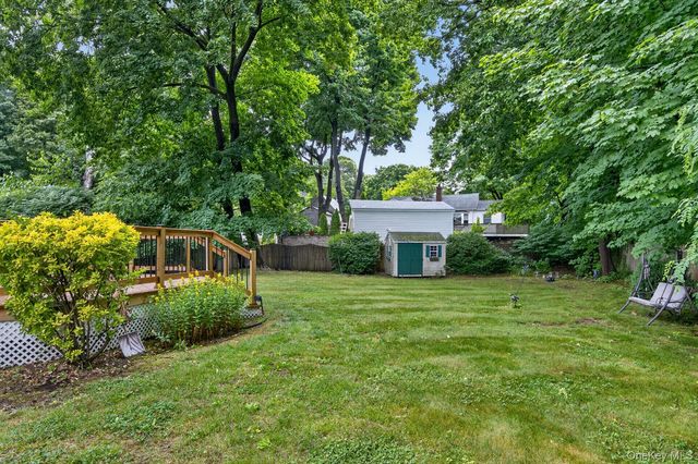 8 Tuscan Court, Huntington, NY 11746
