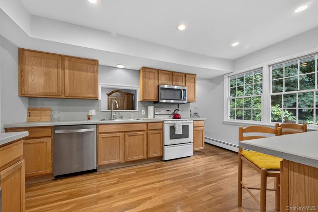 8 Tuscan Court, Huntington, NY 11746