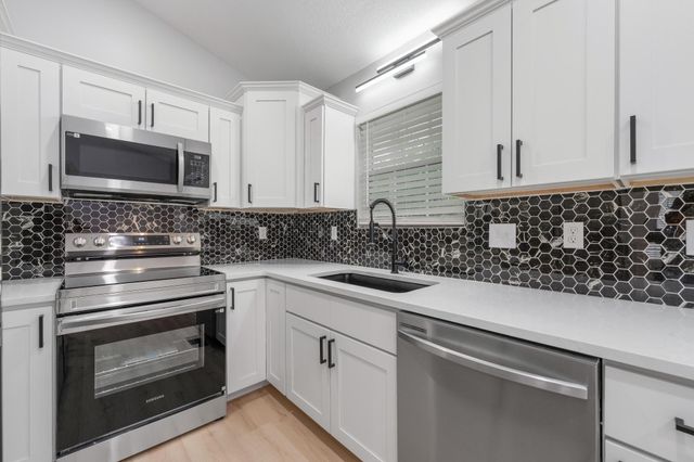 6527 N Scottsville St, Park City, KS 67219