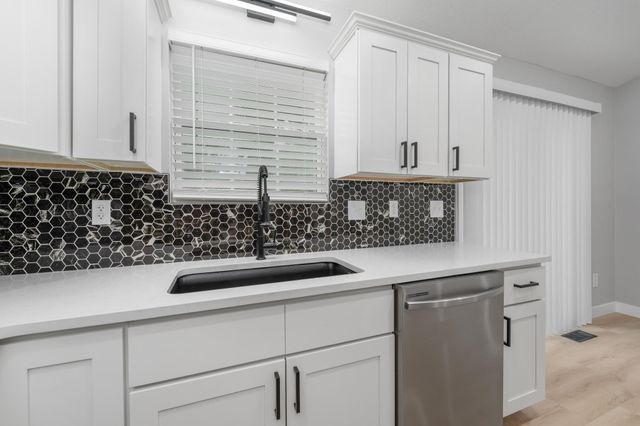 6527 N Scottsville St, Park City, KS 67219