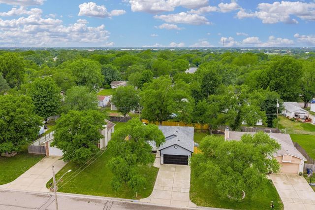 6527 N Scottsville St, Park City, KS 67219