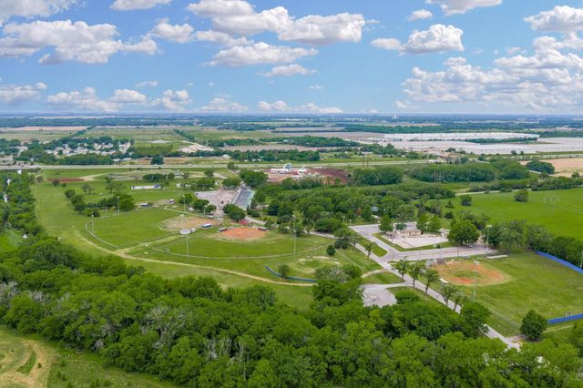 6527 N Scottsville St, Park City, KS 67219