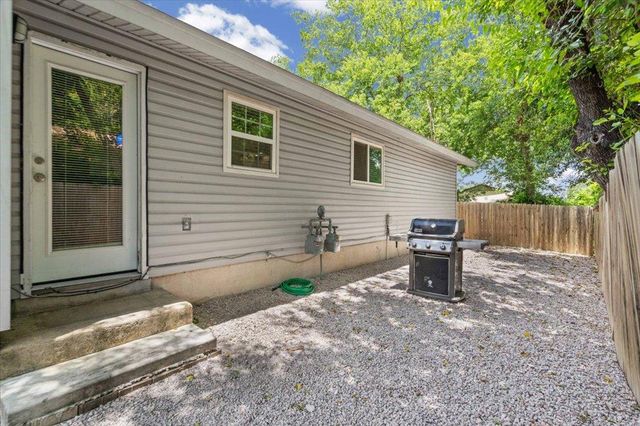 826 King Albert ST B, Austin, TX 78745
