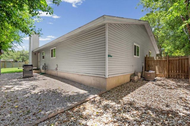 826 King Albert ST B, Austin, TX 78745