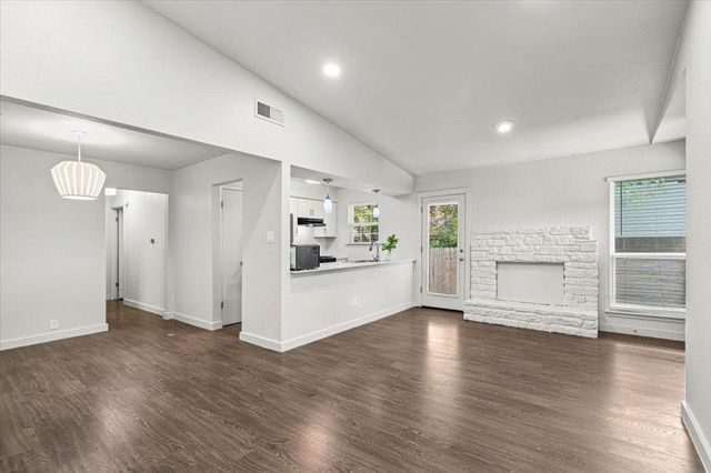 826 King Albert ST B, Austin, TX 78745