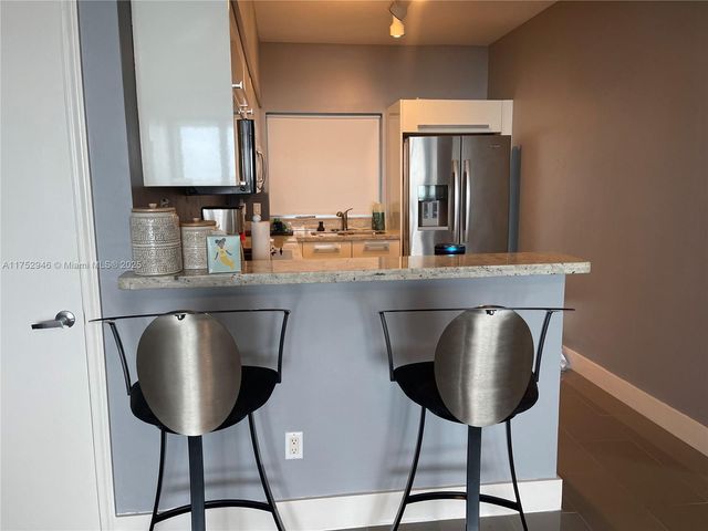 601 NE 36th St 1009, Miami, FL 33137