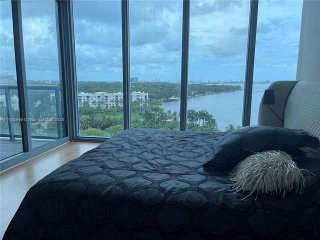 601 NE 36th St 1009, Miami, FL 33137