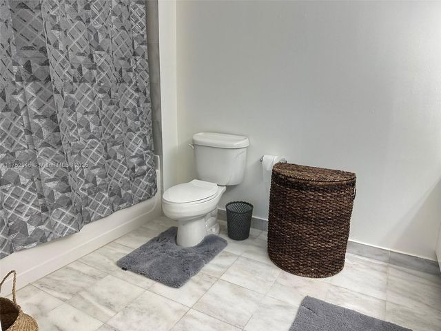 601 NE 36th St 1009, Miami, FL 33137