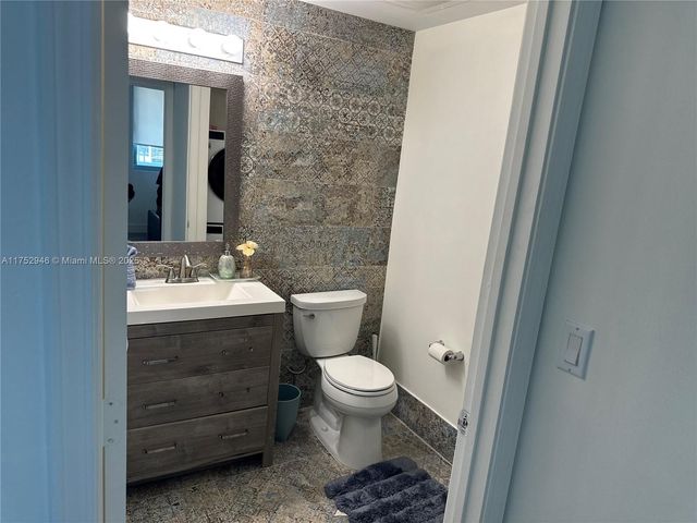 601 NE 36th St 1009, Miami, FL 33137