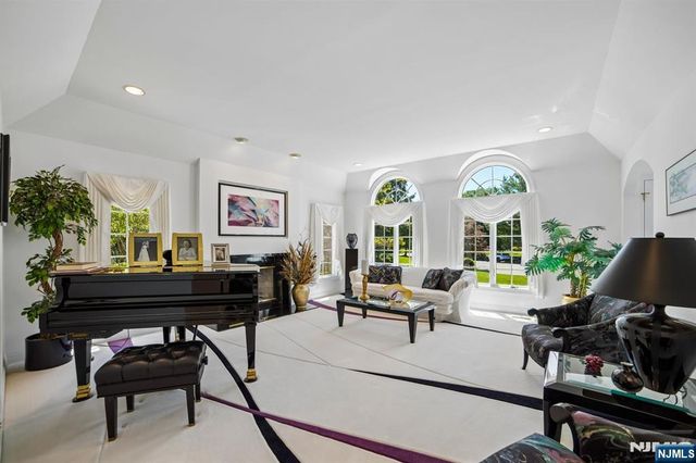 114 Valley Road, Allendale, NJ 07401
