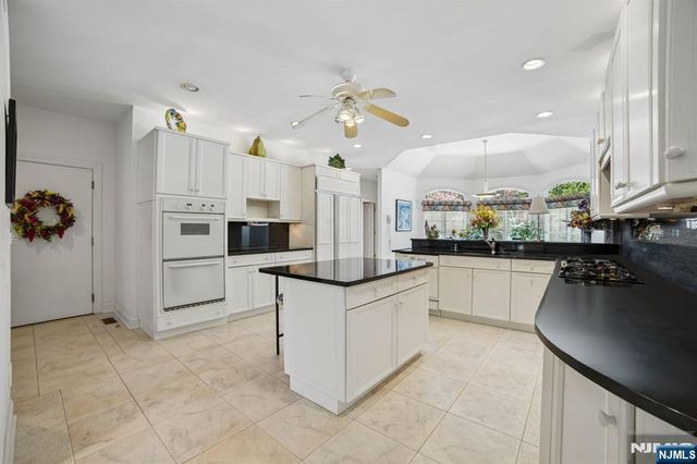 114 Valley Road, Allendale, NJ 07401