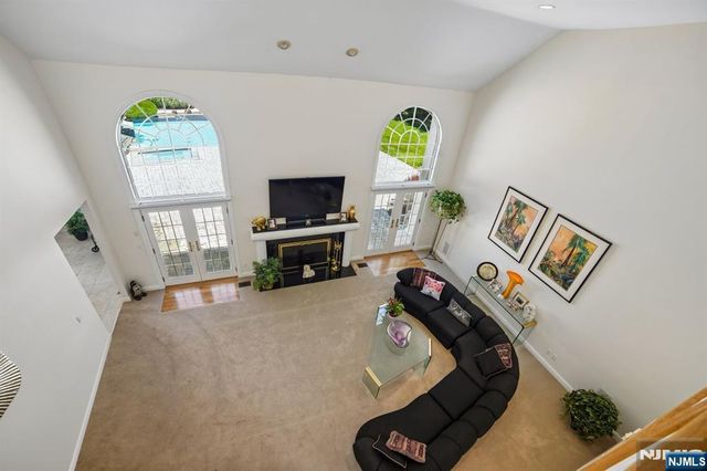 114 Valley Road, Allendale, NJ 07401