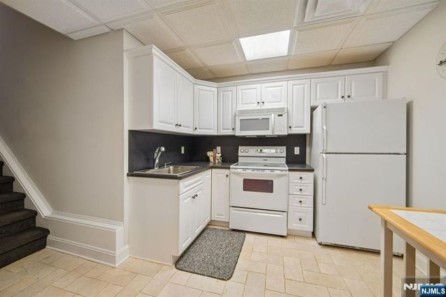 114 Valley Road, Allendale, NJ 07401