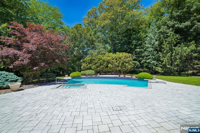 114 Valley Road, Allendale, NJ 07401