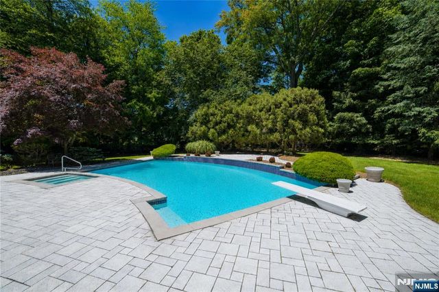 114 Valley Road, Allendale, NJ 07401