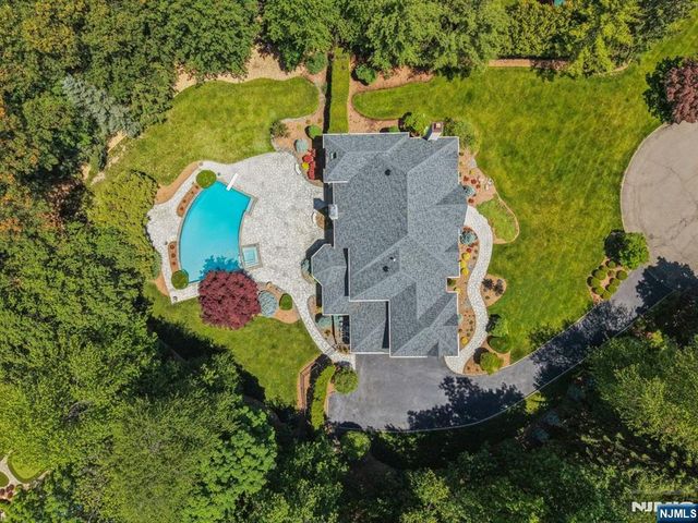 114 Valley Road, Allendale, NJ 07401