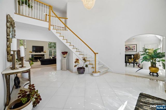 114 Valley Road, Allendale, NJ 07401