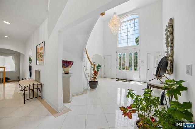114 Valley Road, Allendale, NJ 07401