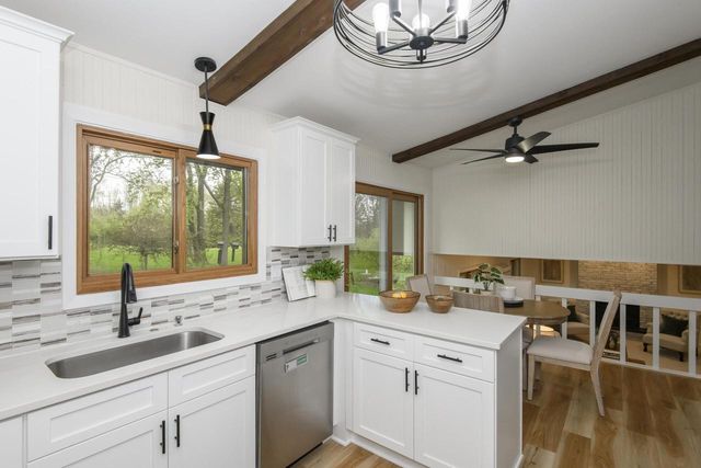 W296N575 Bryn DRIVE, Waukesha, WI 53188