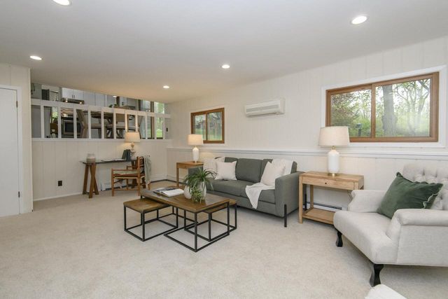 W296N575 Bryn DRIVE, Waukesha, WI 53188