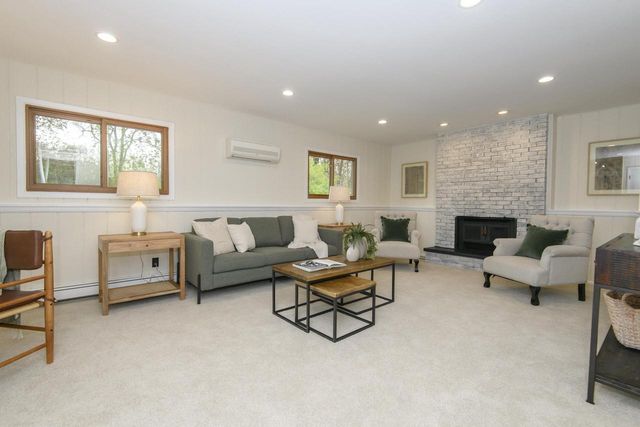 W296N575 Bryn DRIVE, Waukesha, WI 53188