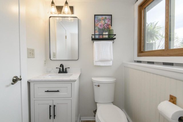 W296N575 Bryn DRIVE, Waukesha, WI 53188