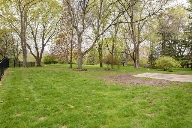 W296N575 Bryn DRIVE, Waukesha, WI 53188