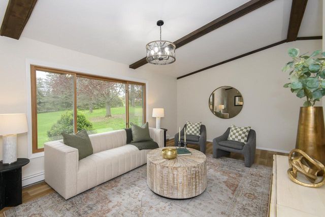 W296N575 Bryn DRIVE, Waukesha, WI 53188
