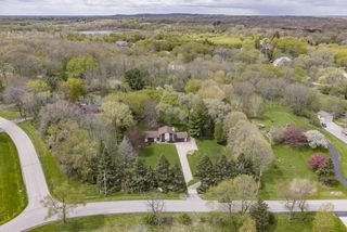 W296N575 Bryn DRIVE, Waukesha, WI 53188