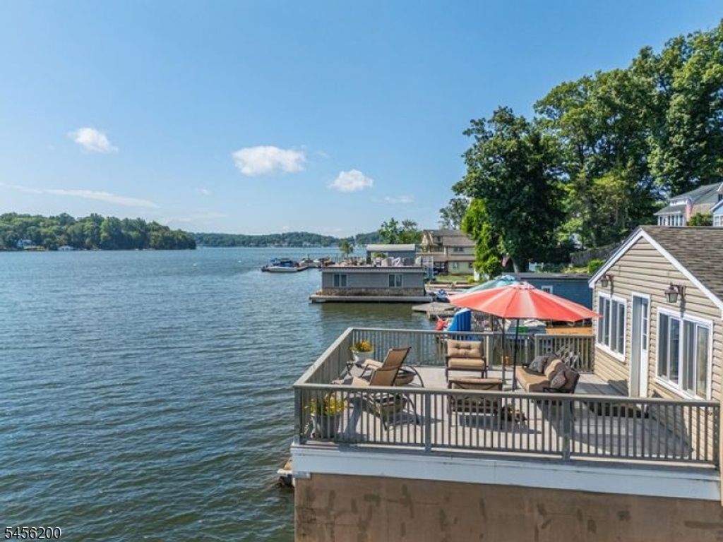 320 Lakeside Ave, Hopatcong Boro, NJ 07821 — photo 2