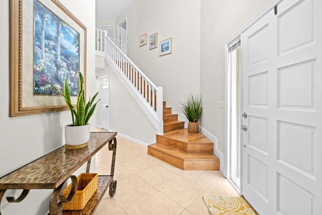 218 W Canterbury Dr W W, Palm Beach Gardens, FL 33418