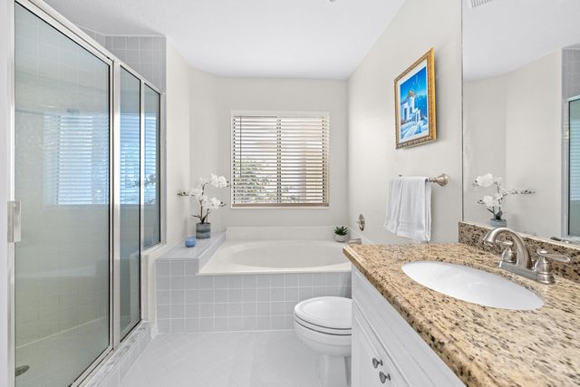 218 W Canterbury Dr W W, Palm Beach Gardens, FL 33418