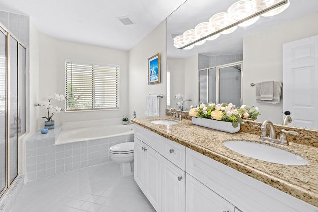 218 W Canterbury Dr W W, Palm Beach Gardens, FL 33418