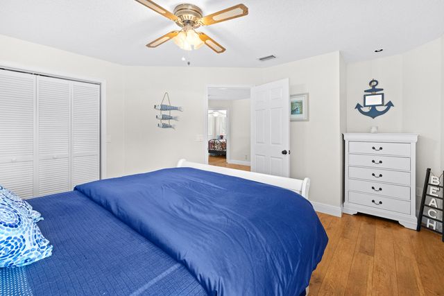 218 W Canterbury Dr W W, Palm Beach Gardens, FL 33418