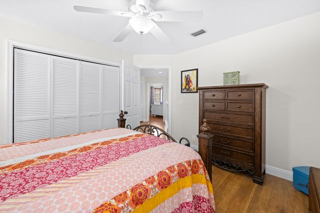 218 W Canterbury Dr W W, Palm Beach Gardens, FL 33418