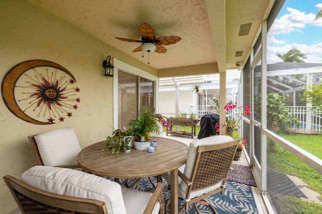 218 W Canterbury Dr W W, Palm Beach Gardens, FL 33418