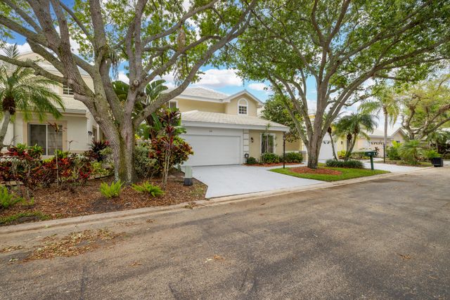 218 W Canterbury Dr W W, Palm Beach Gardens, FL 33418