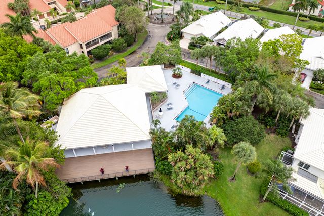 218 W Canterbury Dr W W, Palm Beach Gardens, FL 33418