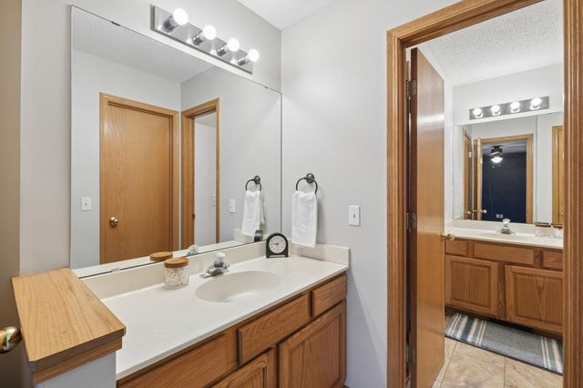 21117 Honeycomb Path, Lakeville, MN 55044