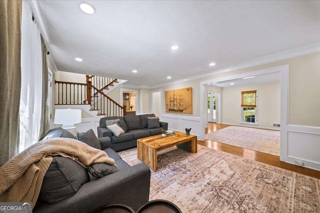 4296 Rocky Glen NE, Roswell, GA 30075