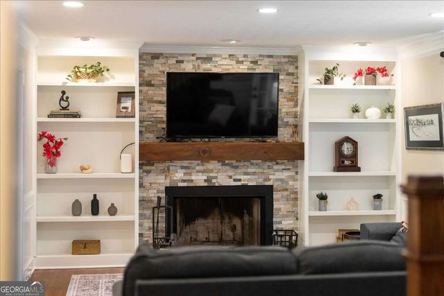 4296 Rocky Glen NE, Roswell, GA 30075