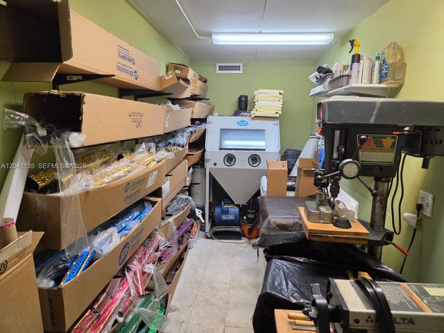 5824 Johnson St, Hollywood, FL 33021