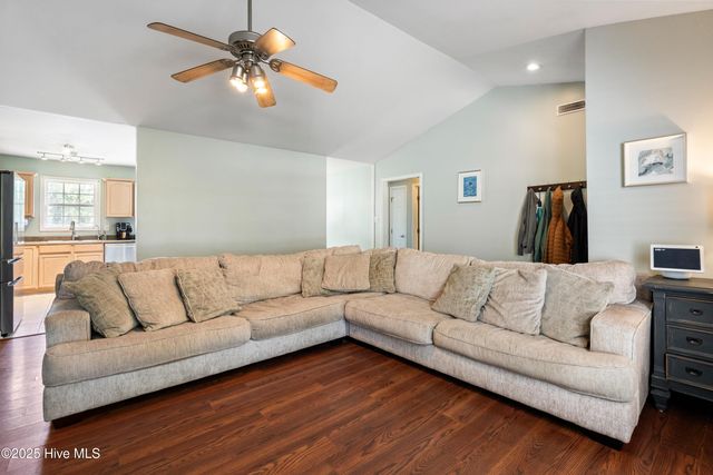 100 Trinity Drive, New Bern, NC 28560