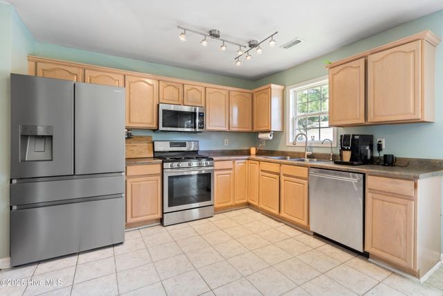 100 Trinity Drive, New Bern, NC 28560